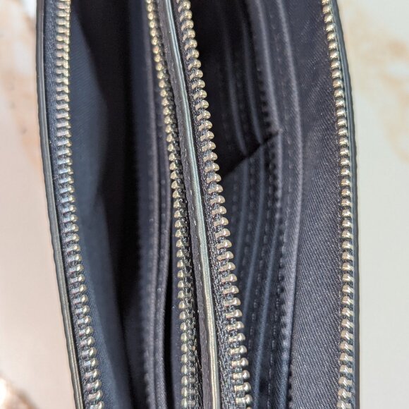 Coach leather double zip wristlet/wallet in blue/black. Large, EUC! - Picture 6 of 12